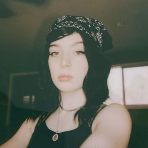 Meet your Posher, Carina